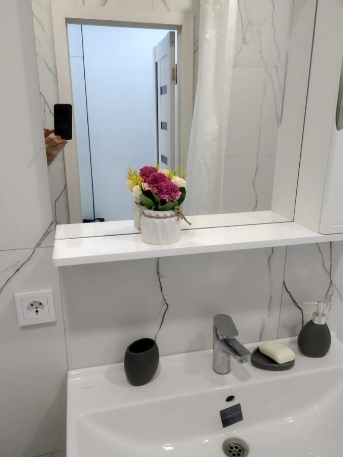 Молодежный Apartment Алма Ата Екстериор снимка
