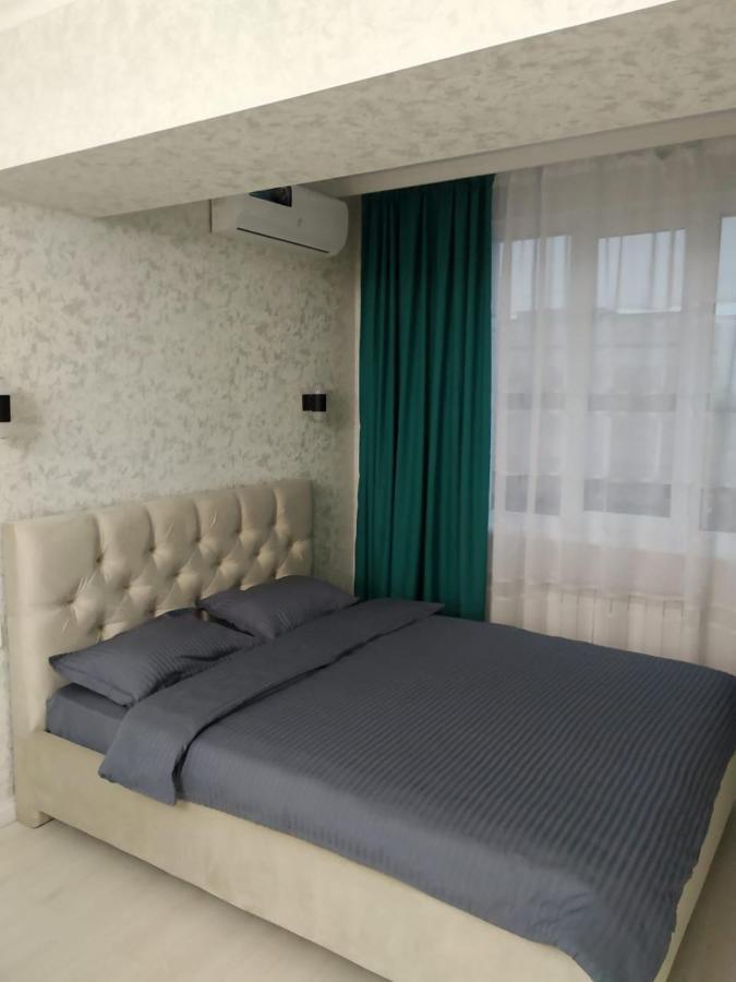 Молодежный Apartment Алма Ата Екстериор снимка